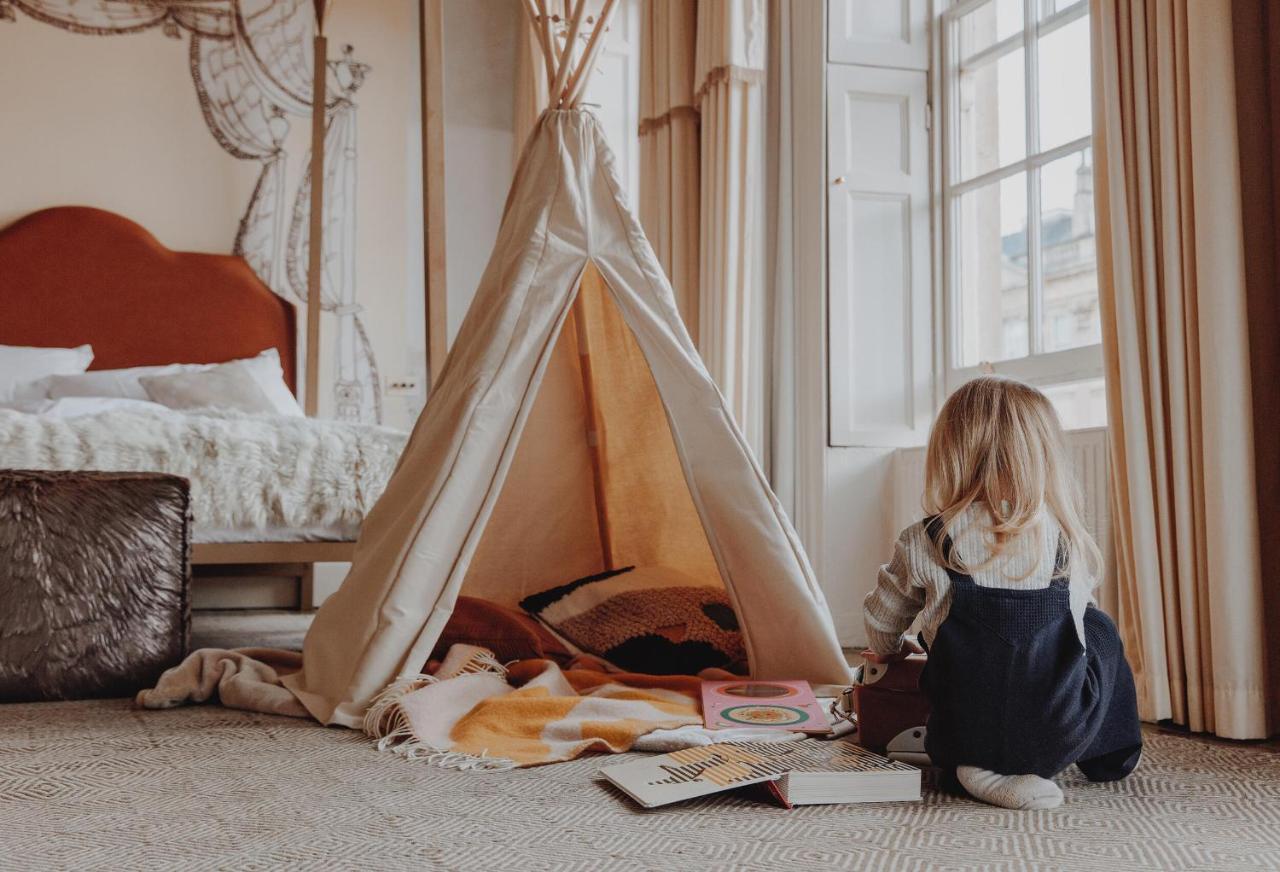 No 15 By Guesthouse, באת' מראה חיצוני תמונה A teepee in a bedroom