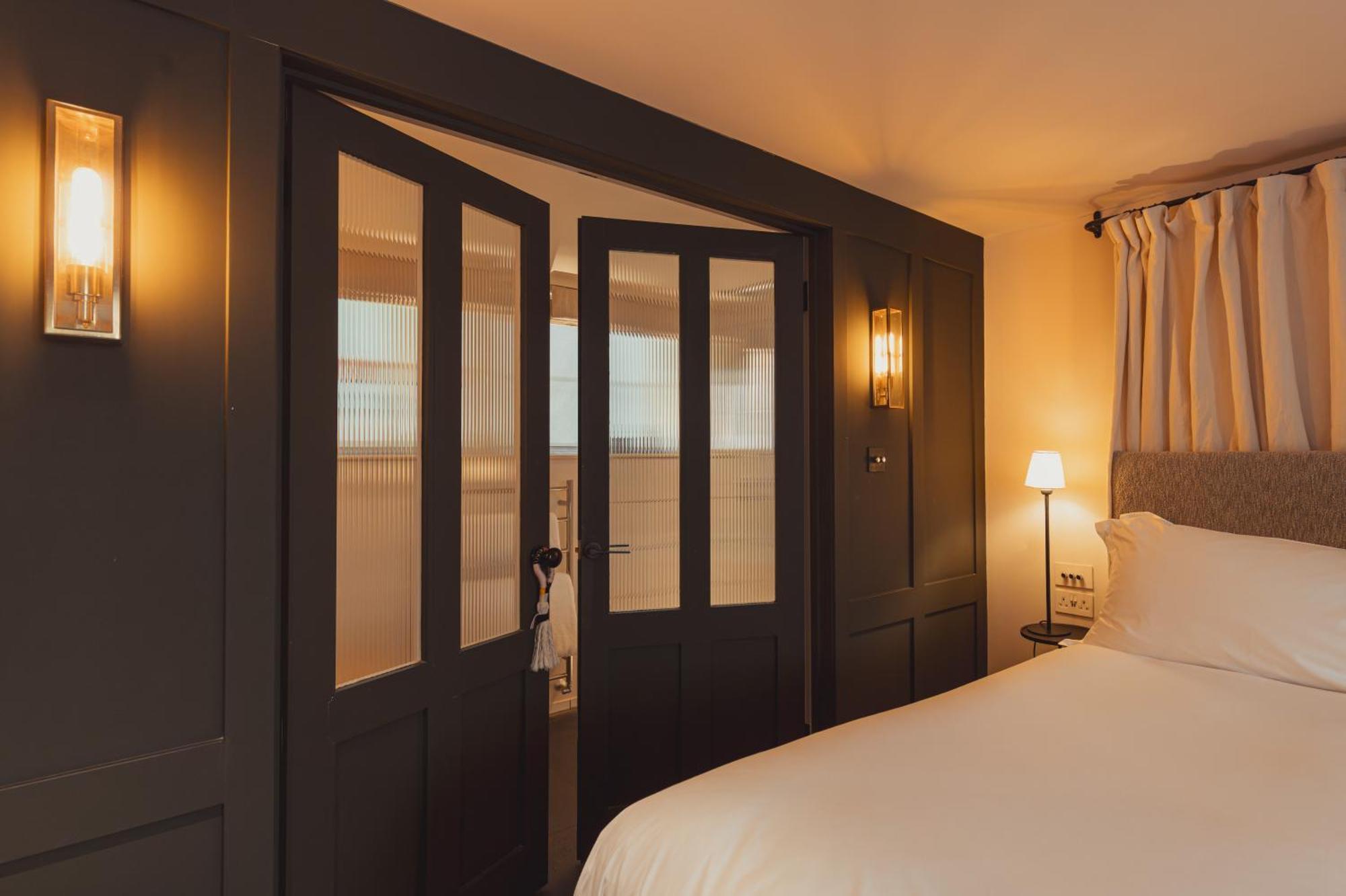 No 15 By Guesthouse, באת' מראה חיצוני תמונה A room at the hotel