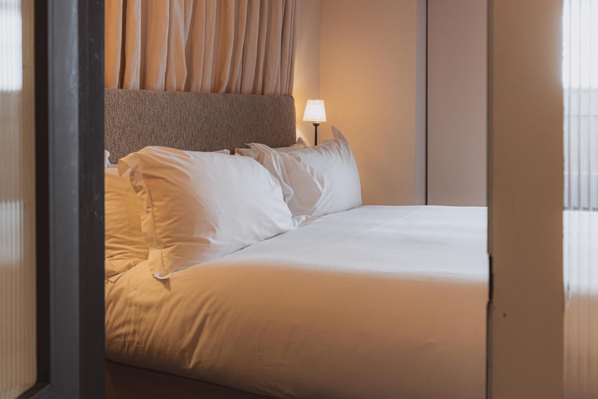 No 15 By Guesthouse, באת' מראה חיצוני תמונה A bed