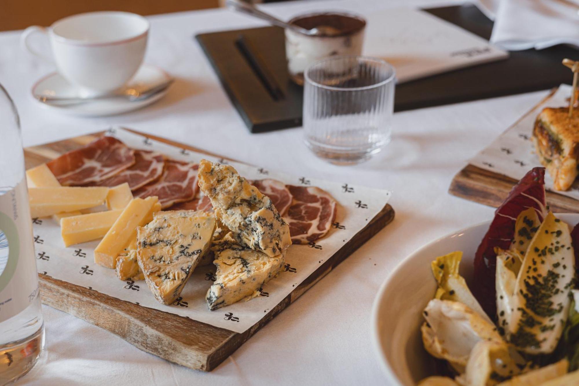 No 15 By Guesthouse, באת' מראה חיצוני תמונה Blue cheese with prosciutto