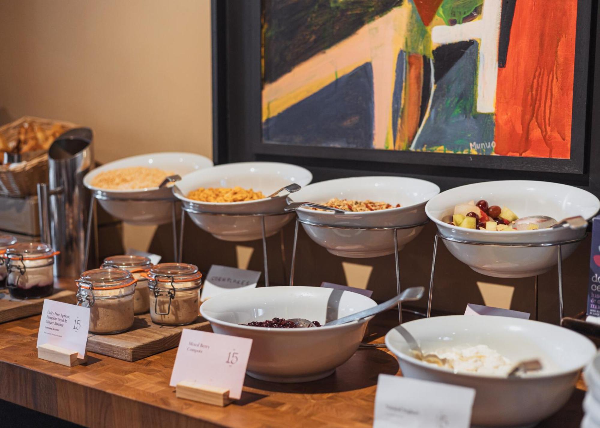 No 15 By Guesthouse, באת' מראה חיצוני תמונה A breakfast buffet